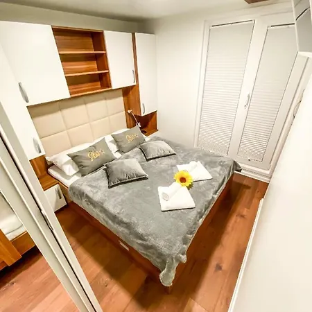 Star 1 Floating House, Marina Portorož