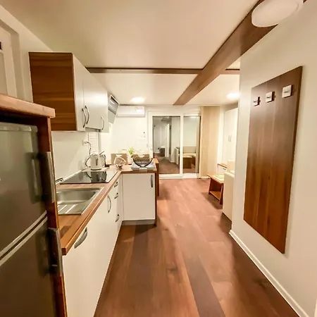 בית נופש Star 1 Floating House, Marina *