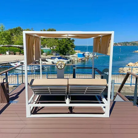 Star 1 Floating House, Marina Ferienhaus